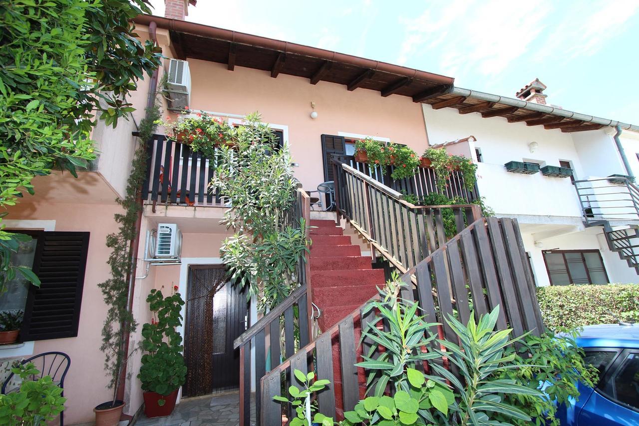 Apartments Sebal ロヴィニ エクステリア 写真
